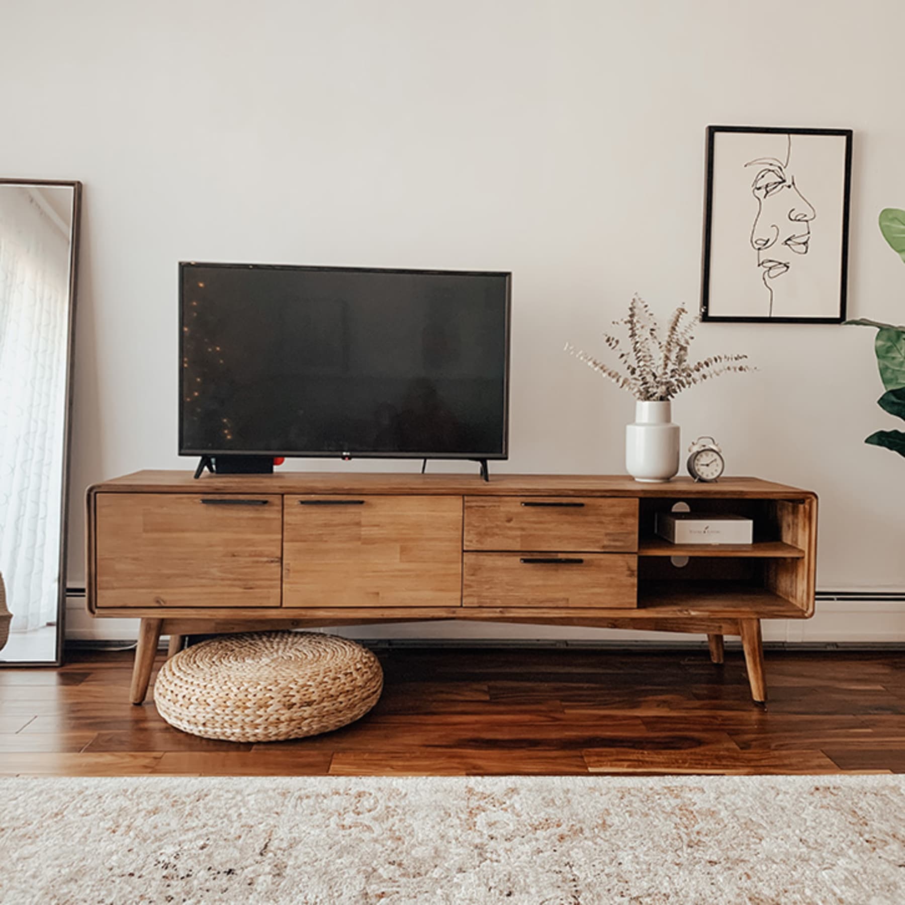 How To Choose A TV Console Castlery Singapore how-to-choose-a-tv-console-castlery-singapore